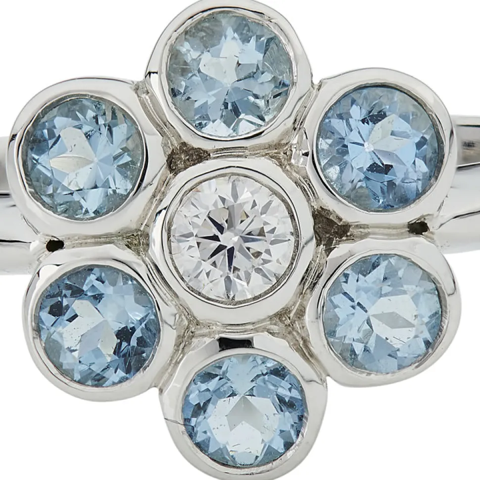 R0433 CLUSTER DIAMOND CENTRE RING; AQUAMARINE