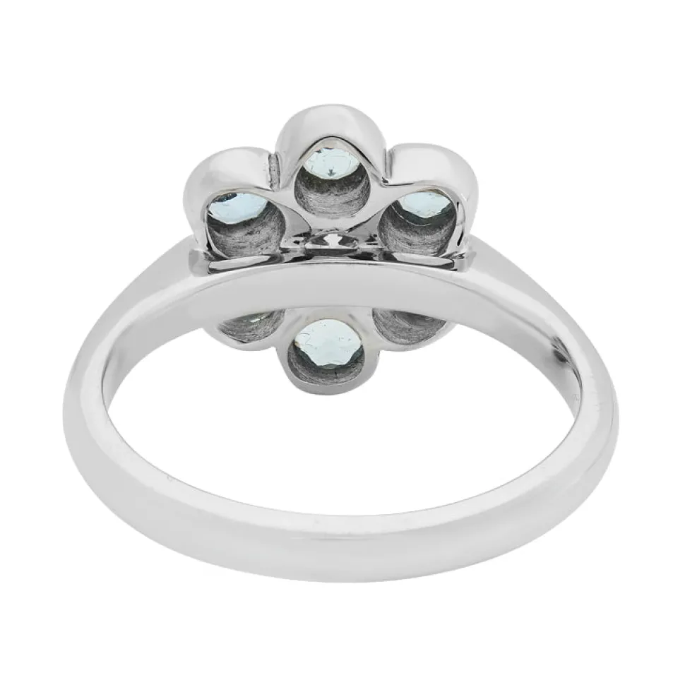 R0433 CLUSTER DIAMOND CENTRE RING; AQUAMARINE